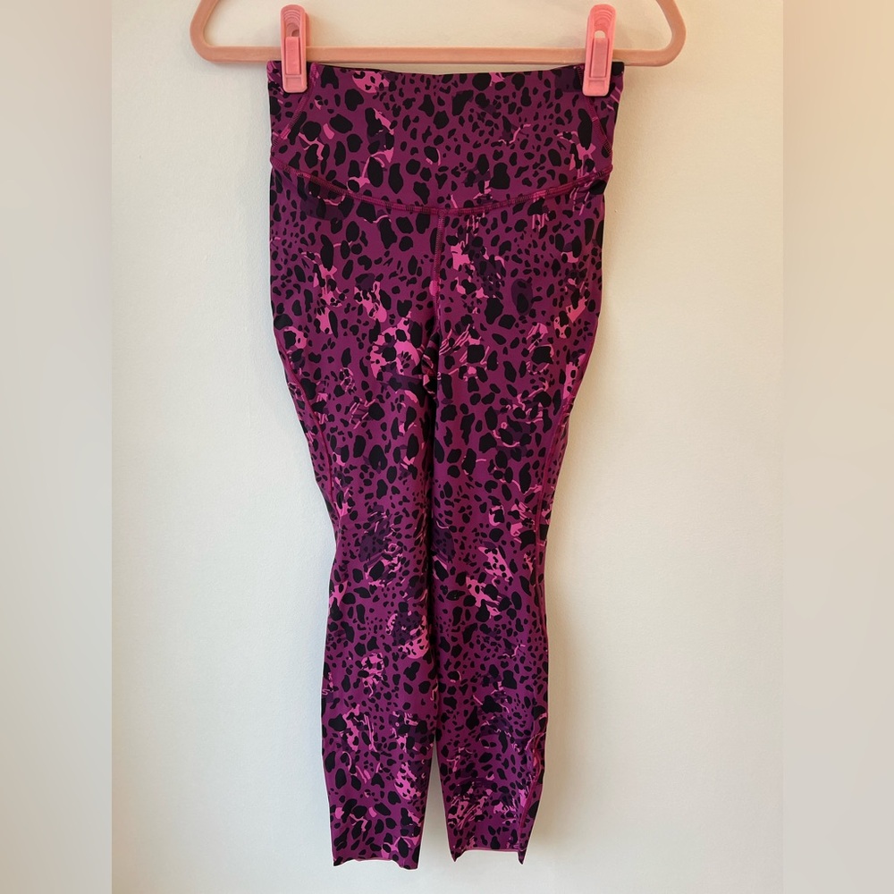 Lululemon Base Pace Leggings 25" in Magenta Camo Size 6 - Picture 4 of 5
